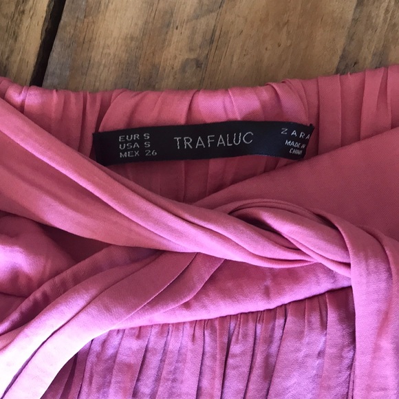 **SOLD**Zara maxi skirt - Picture 4 of 4